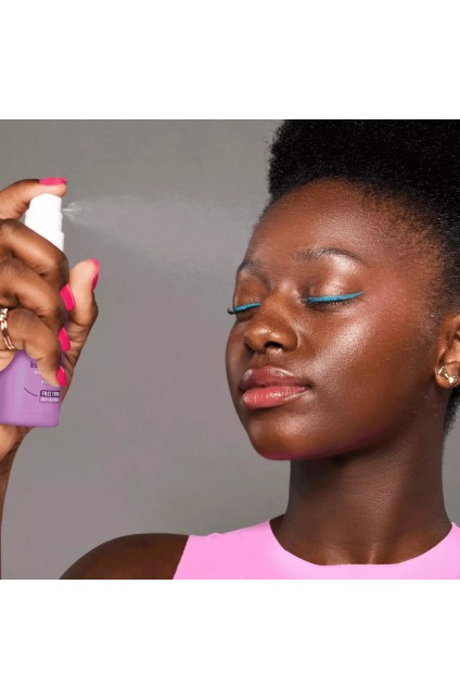 ESSENCE Fix & Last Keep It Perfect Make-up Fixing Spray